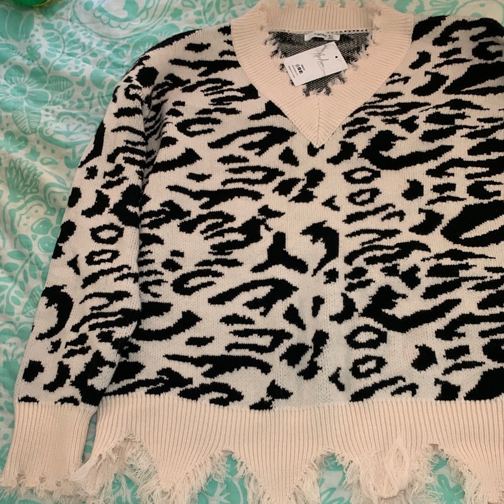 Leopard ripped v neck sweater